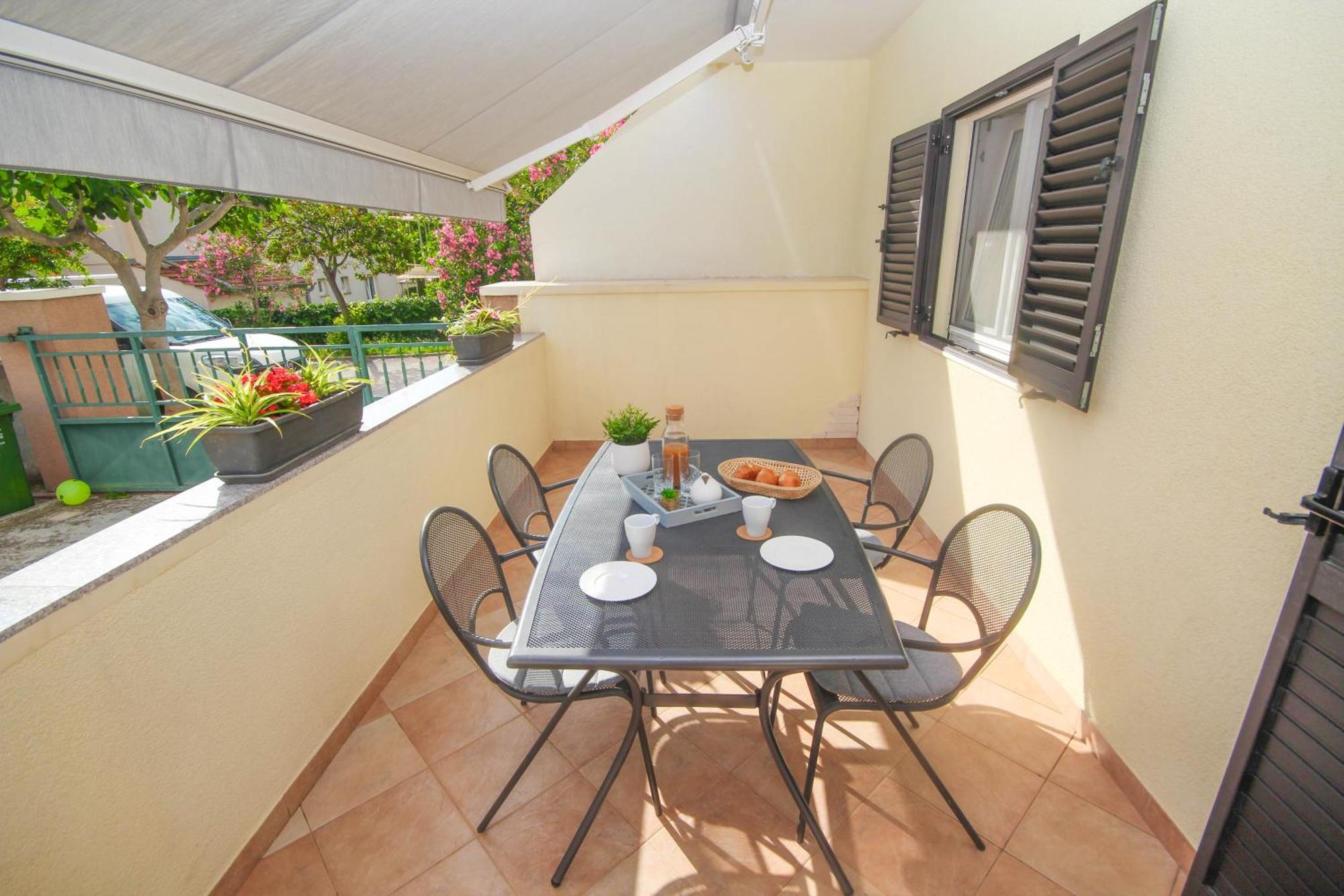 Family Petrov Apartments Vodice Quarto foto