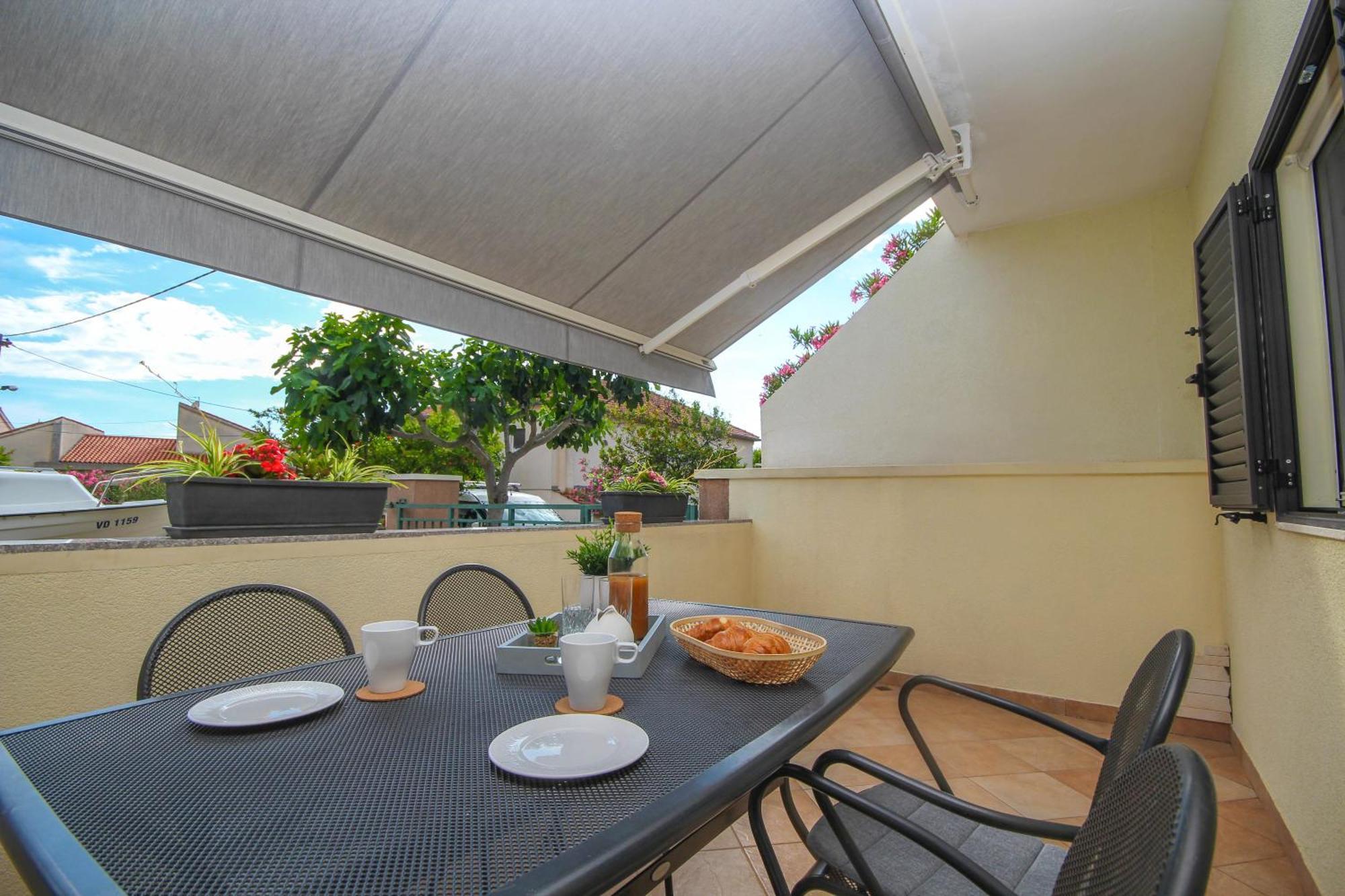 Family Petrov Apartments Vodice Quarto foto